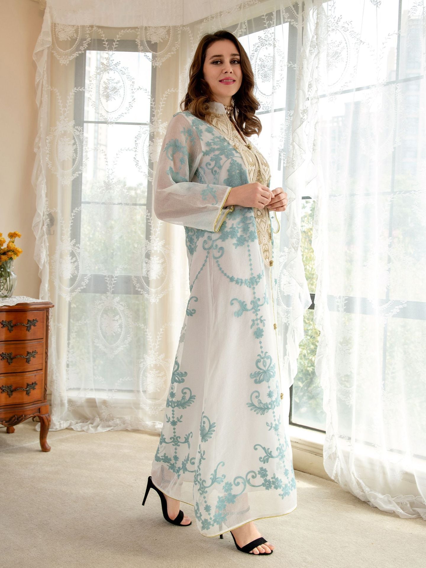 ABAYA A BRODERIE DE LUXE